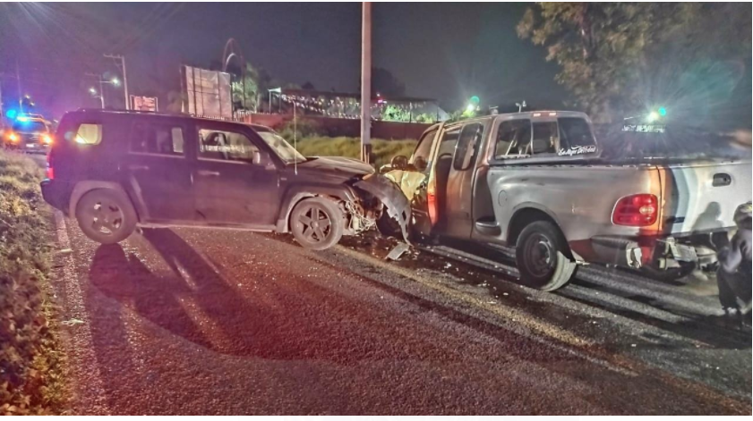 Un menor de edad y una mujer heridos tras accidente en Zacatelco